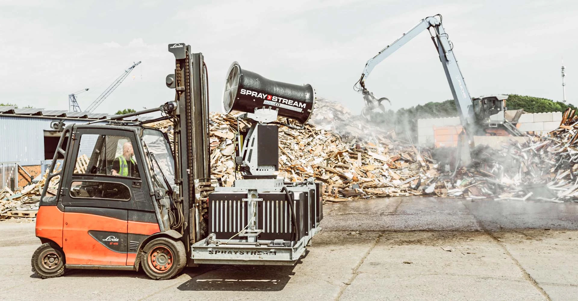Gabelstapler auf dem Werkhof